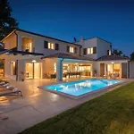 Modern Villa Blagdan With Pool In Porec