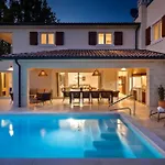 Modern Villa Blagdan With Pool In Porec