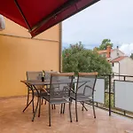Valnea - Apartment For Five People In The Center Of Porec