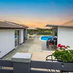 Holiday Home Prenc - Pzn212 By Interhome