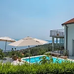 Holiday Home In Icici With Seaview, Balcony, Air Condition, Wifi