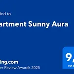 Sunny Aura Beach Apartment - Spacious And Bright, With Parking