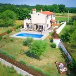 Beautiful Villa Cicibella With Pool In Barban