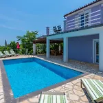 Villa Sandra, A Beautiful Villa With Sea View And A Pool