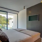 Villa #1 For 8 People Near Rovinj With 50 M2 Private Pool, Sauna & Pet Friendly