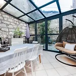 Atrium Town House