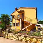 Spacious Apartment In Peroj With Terrace