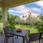 Ferienwohnung Adelia Mit Pool, Grill Und Terrasse