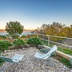 Gorgeous Apartment In Gondolici With Wi-Fi