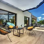 Radola Residence By Radola Family