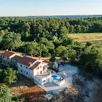 Holiday House Azur With A Private Pool