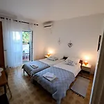 Accomodation Mirjana Rooms