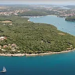 New Amazing Holiday House With Pool