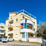 Hanna - 500M From The Beach