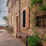 Ferienwohnung In Rovinj Mit Garten Und Terrasse Und Meerblick