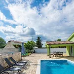 Villa Nora, A Private Villa With Pool Minutes From The Beach