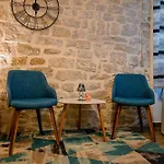 Ana Stylish Suite In Old Town