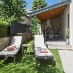Modernes Studio Radovan 2 Mit Terrasse Und Garten