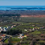 Villa San Zusto, 1600 M2 Plot Area, Heated Pool With Hydromassage Zone