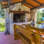Villa Gloria, A Beautifully And Modernly Furnished Villa
