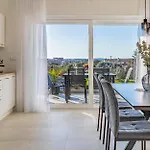 Villa Veluana Apartment 3 With A Balcony