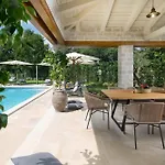 Luxurioese Villa Elena Mit Pool Und Panoramablick