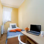 Apartement Radovan 3 Mit Meerblick In Strandnaehe