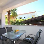 Ferienwohnung Lili Mit Pool, Grill Und Parkplatz