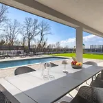 Villa Santila