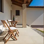 Ferienhaus Mit Jacuzzi Und Taverne Mit Billard