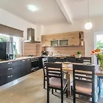 Villa Roza By Kompas Villas