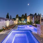 Luxe Villa In Valtura With Private Pool