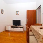 Comfortable Stay In Fazana With Outdoor Space