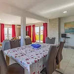 4 Bedroom Gorgeous Apartment In Medulin