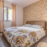 1 Bedroom Gorgeous Apartment In Medulin