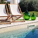 New!!!Villa D'Vita On Huge Fenced Property
