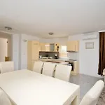 House Perci 1