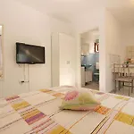Cozy Studio Apartment With Private Outdoor Space
