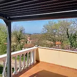 Vila Breskvar