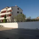 Modernes Ferienappartement Mit Drei Balkonen Mit Meerblick, In Der Naehe Des Strandes Und Des Zentrums, Mit Einem Gemeinschaftlichen Partyraum