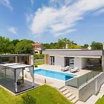 Villa Romantica By Istrialux