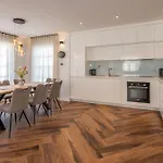 Villa Fiora, A Beautiful And Modern Villa With A Pool
