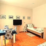 Lavender - City Room With Free Parking