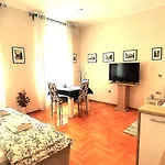 Lavender - City Room With Free Parking