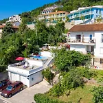 Apartmani Hrvatin
