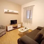 Apartment In Mali Vareski/Istrien 8693