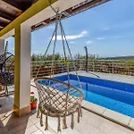 Beautiful Home In Krnica With Wifi