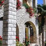 Renata Mare Apartments