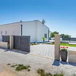 Nice Home In Majmajola With Outdoor Swimming Pool