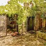 Holiday House Cave Romana